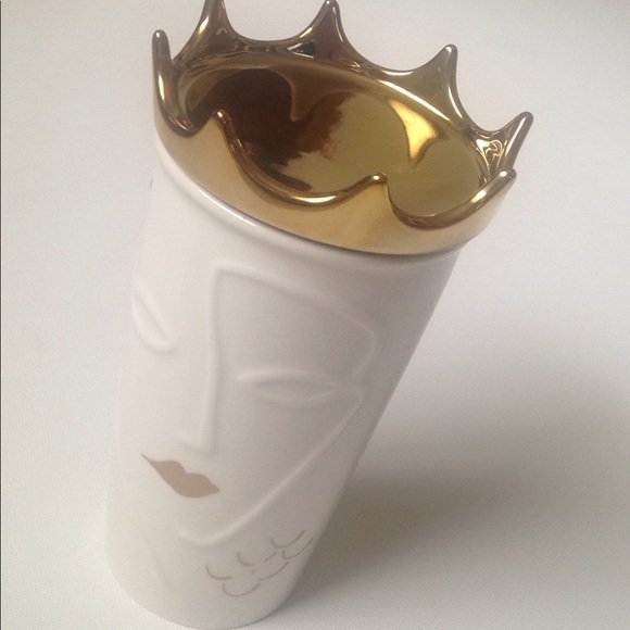 Starbucks Other - Starbucks Siren ceramic cup with crown. RARE 2016